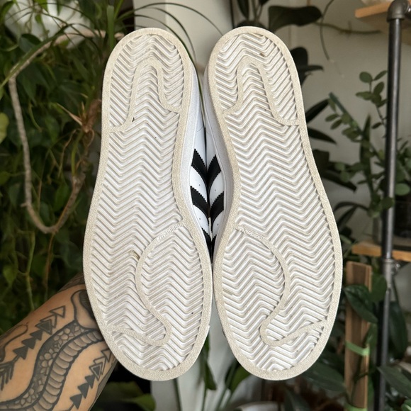adidas superstar - size 7.5 - Picture 6 of 7